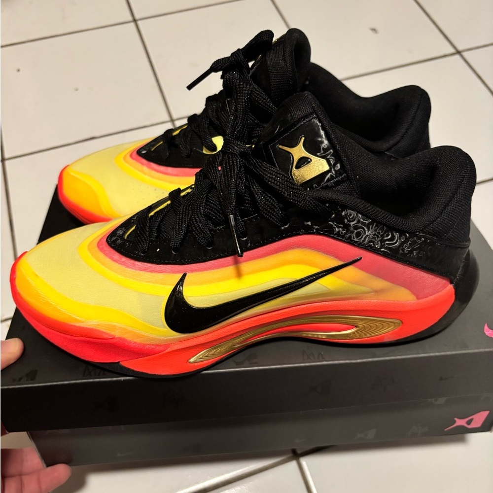 1 DAY SALE ‼️Nike A'One Basketball Shoes black/metallic gold Women’s size 8